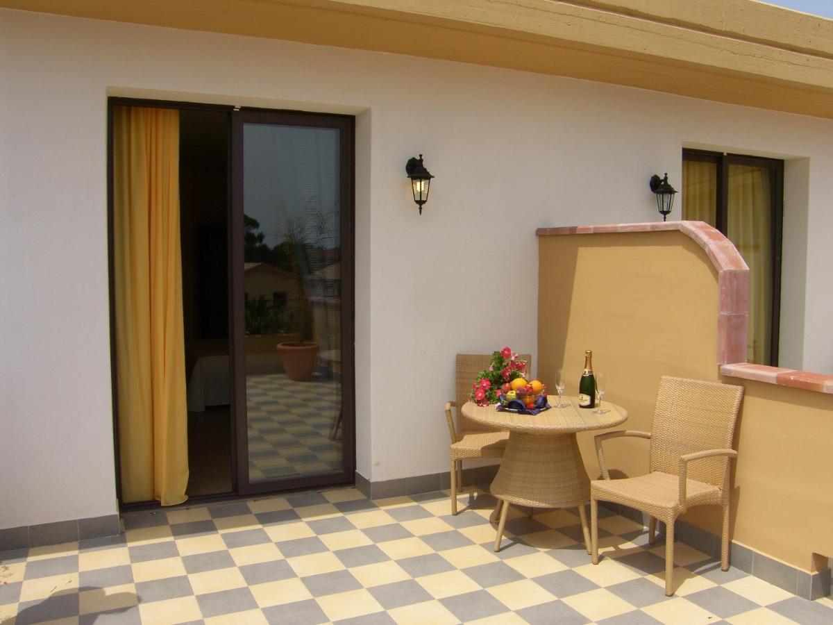 Dolcestate Hotel -Club Campofelice Di Roccella Eksteriør bilde